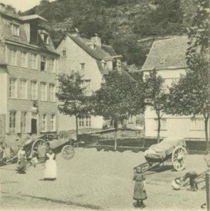 Das Bild zeigt den Marktplatz von Monschau.