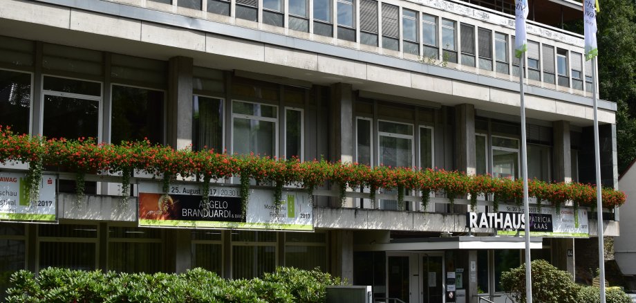 Das Rathaus im Sommer